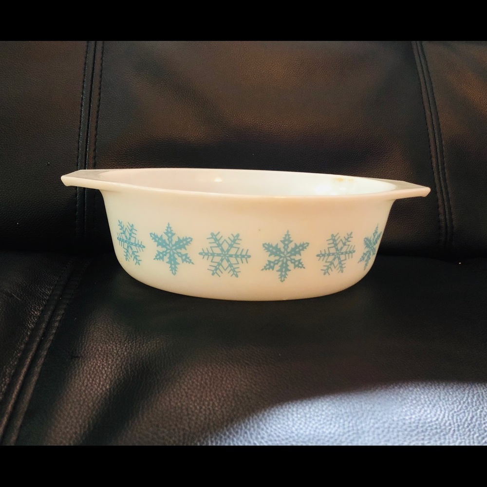 Vintage Pyrex dish